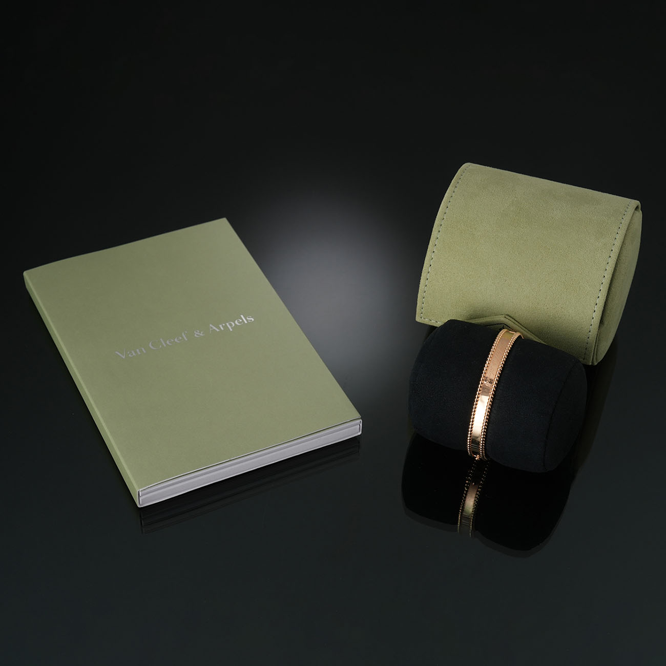 VAN CLEEF & ARPELS(USED)반클리프 빼를리 시그니처 브레이슬릿 스몰
